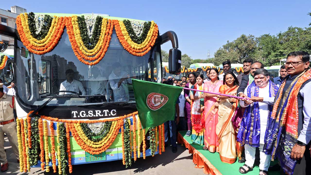 EveyTrans Adds 65 Electric Buses to Hyderabad’s TGSRTC Fleet