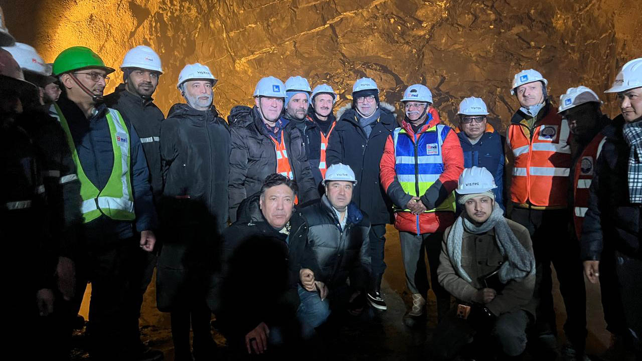Chief Secretary of Ladakh Reviews Zojila Tunnel Progress