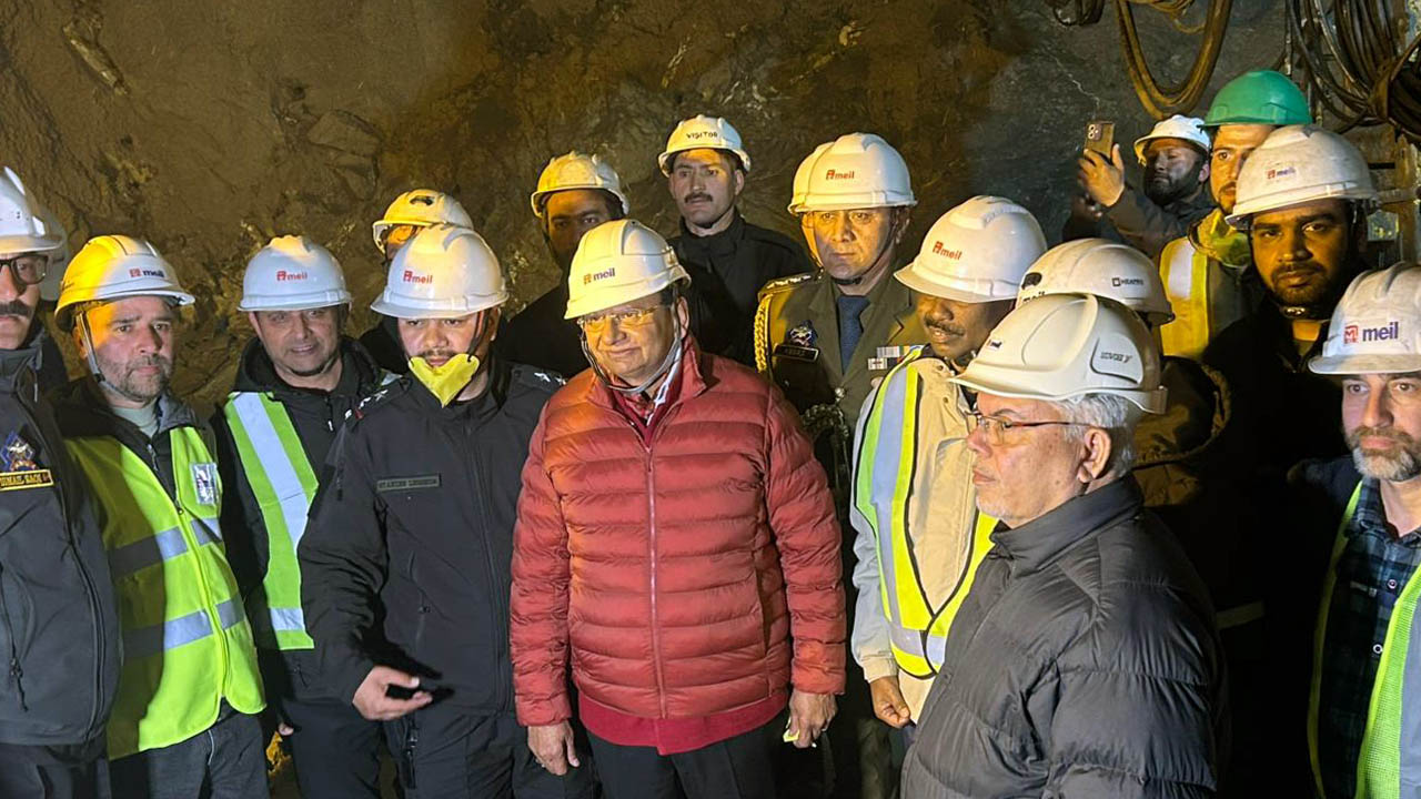 Ladakh Lt. Governor Applauds Zojila Tunnel Progress