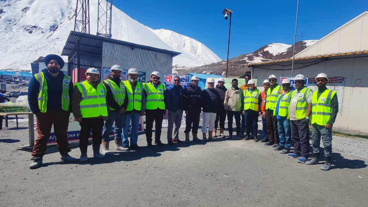Ladakh Lt. Governor Applauds Zojila Tunnel Progress