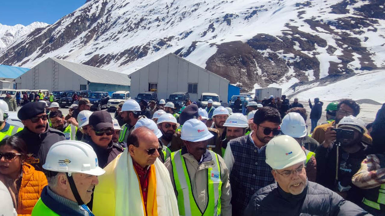 Ladakh Lt. Governor Applauds Zojila Tunnel Progress