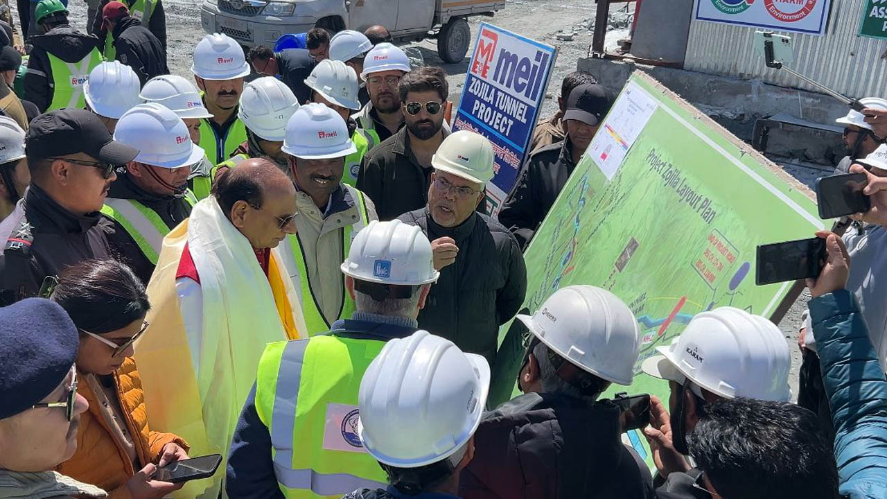 Ladakh Lt. Governor Applauds Zojila Tunnel Progress
