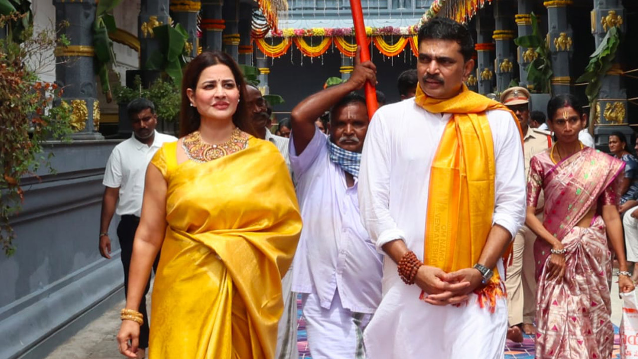 Veyi Sthambala Mandapam Inauguration at Dokiparru Mahakshetram