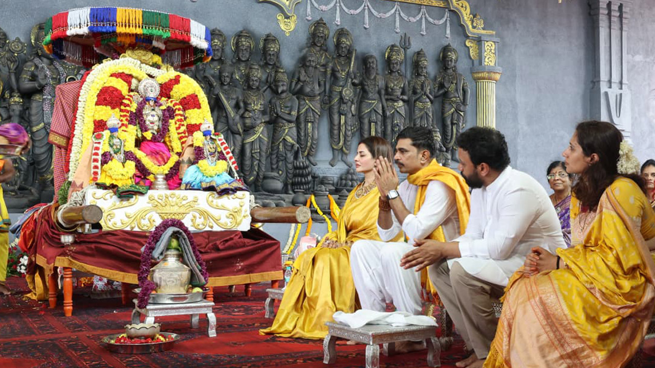 Veyi Sthambala Mandapam Inauguration at Dokiparru Mahakshetram